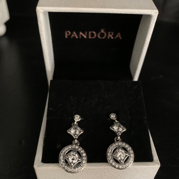 NIB *Stunning Pandora Crystal Drop Earrings* - Picture 2 of 4